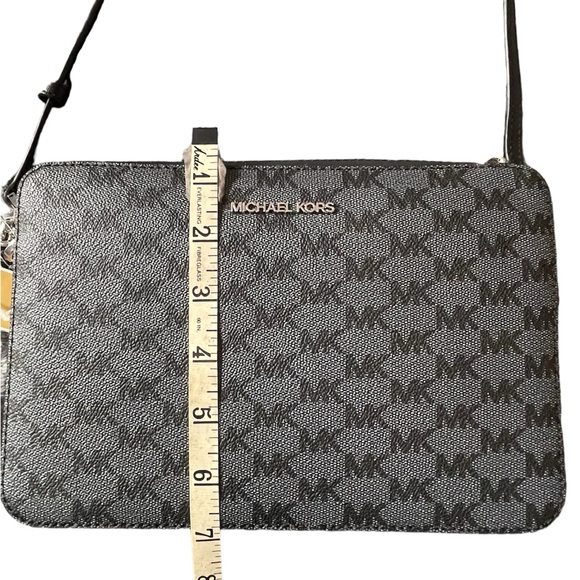 NWOT Michael Kors Jetset Crossbody - Picture 14 of 15